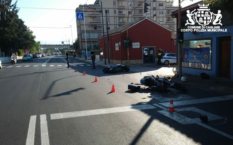 Scontro tra scooter in viale Marconi, feriti un agente della Polizia e un altro uomo