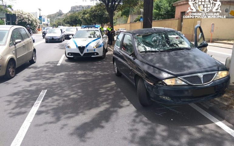 Incidente al Poetto, 89enne investe due ragazzi sulle strisce: sono gravi