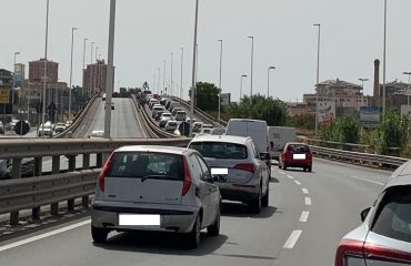 incidente-asse-mediano-coda-fila-cagliari