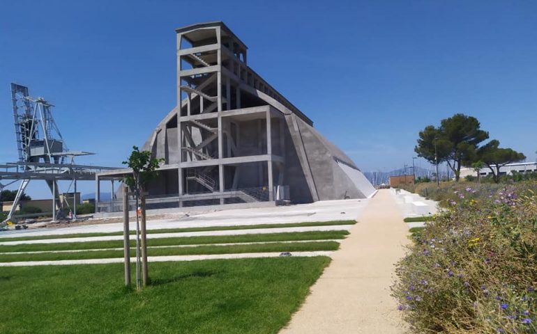 (FOTO) Cagliari, quasi pronto il nuovo Padiglione Nervi: un parco sul mare per eventi e movida