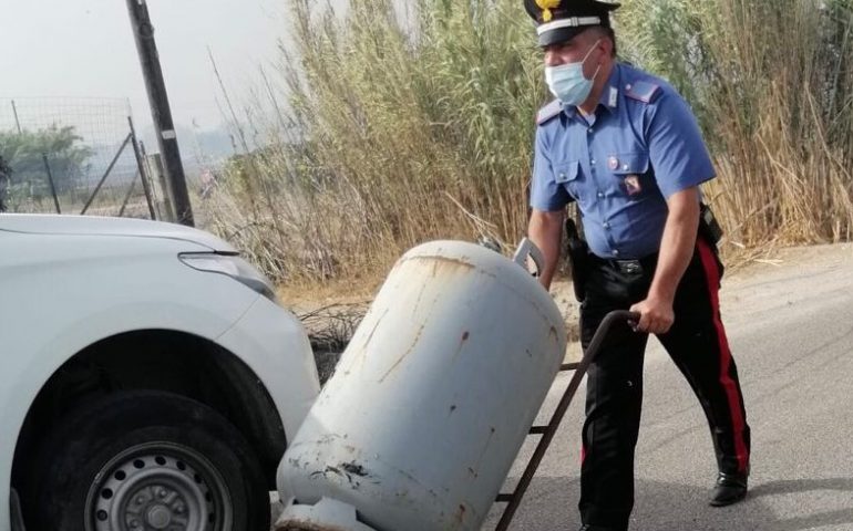 Incendi nell’Oristanese, nelle zone “calde” grande lavoro di soccorso e operazioni contro gli sciacalli