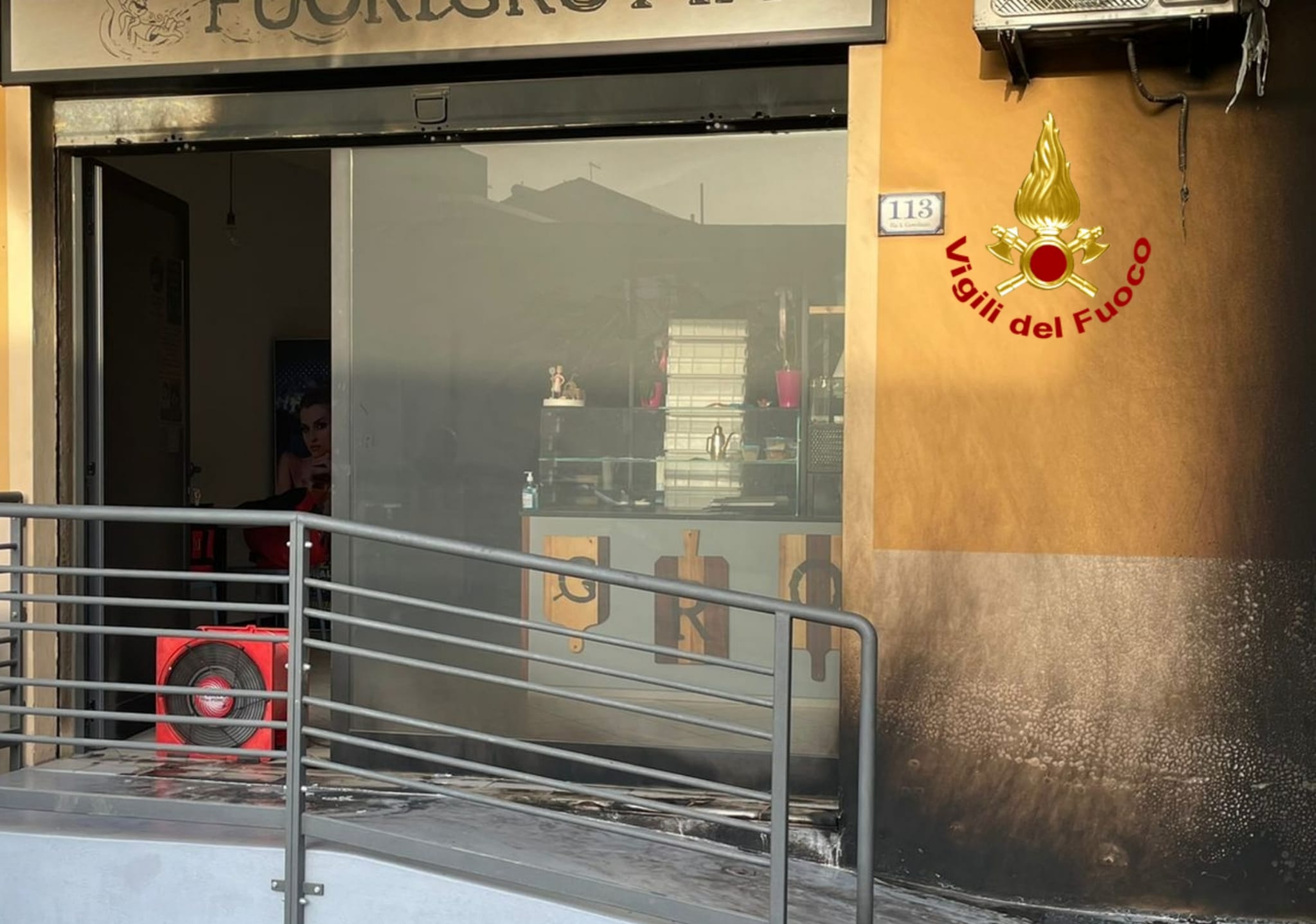 Principio di incendio in una pizzeria | Cagliari - Vistanet