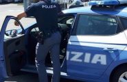 Sassari, anziana di 93 anni sola a Pasqua chiama la Polizia: gli agenti le preparano il pranzo
