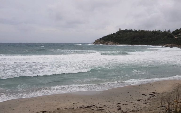 Porto Frailis, paura per due persone in mare: tratte in salvo da un bagnino