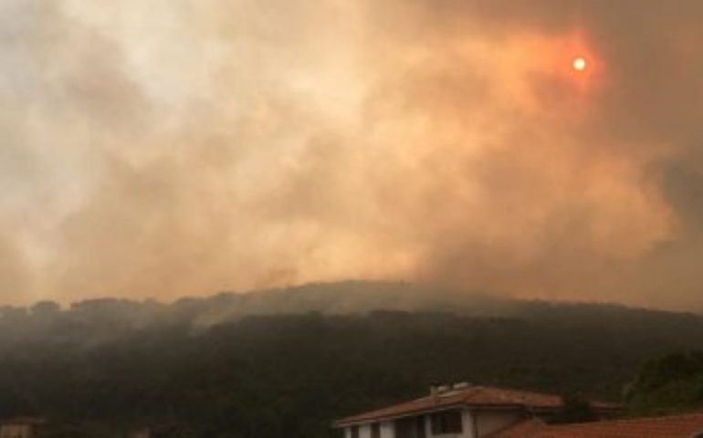 Domani allerta caldo e alto pericolo di incendio in Sardegna: salta la visita nell’Isola del ministro Luigi Di Maio