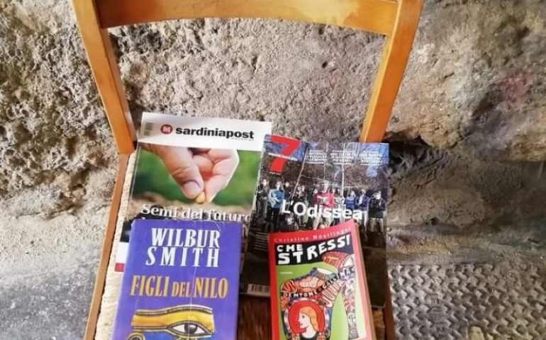 Castello, gli abitanti ridanno vita al book crossing sotto il portico della Madonna delle Grazie