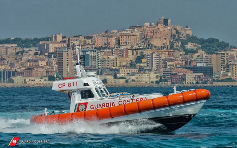 Cagliari, con il maestrale bagnanti e canoisti in difficoltà: super lavoro per la Guardia Costiera
