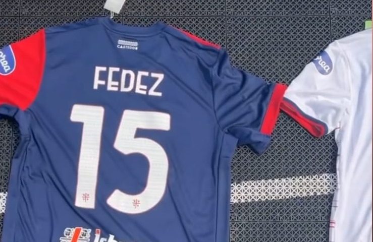 Un regalo speciale del Cagliari Calcio per i Ferragnez: le maglie ufficiali della squadra