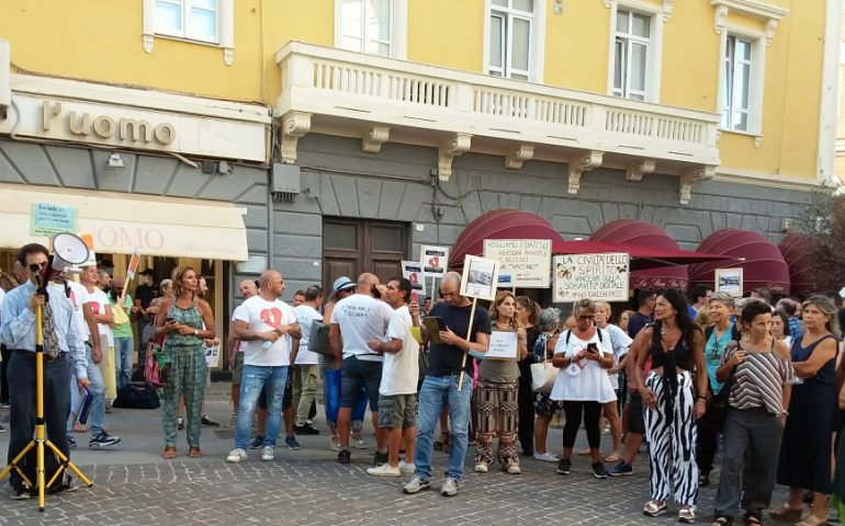 Via Alghero, torna in protesta il popolo del NO green pass e vaccino