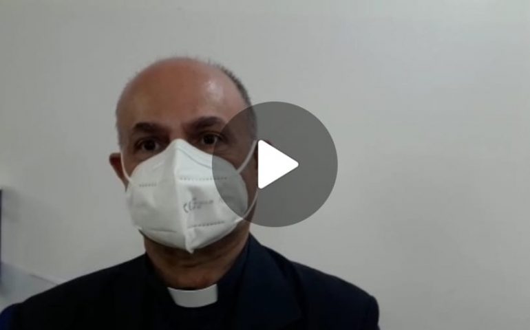 (VIDEO) Profughi afghani in Sardegna, don Marco Lai: “L’Isola è una comunità accogliente”