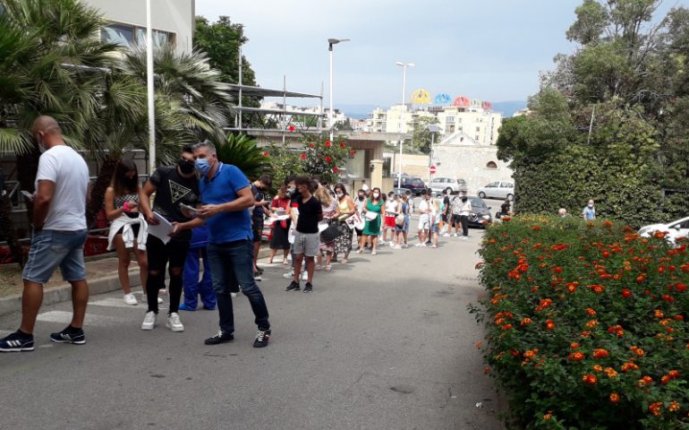 San Michele e Businco, grande partecipazione all’Open Day: tanti i giovani in fila per il vaccino