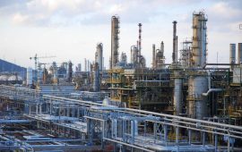 Saras, chiesti quattro rinvii a giudizio per disastro ambientale: l’accusa è aver diffuso polveri sottili e benzene oltre i limiti di legge