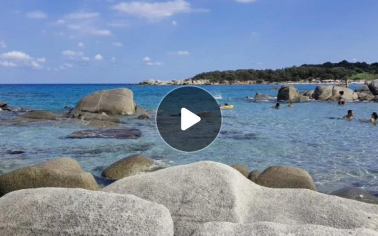 (FOTO e VIDEO) Sardegna, la spettacolare spiaggia “il Golfetto” (Ogliastra) a settembre