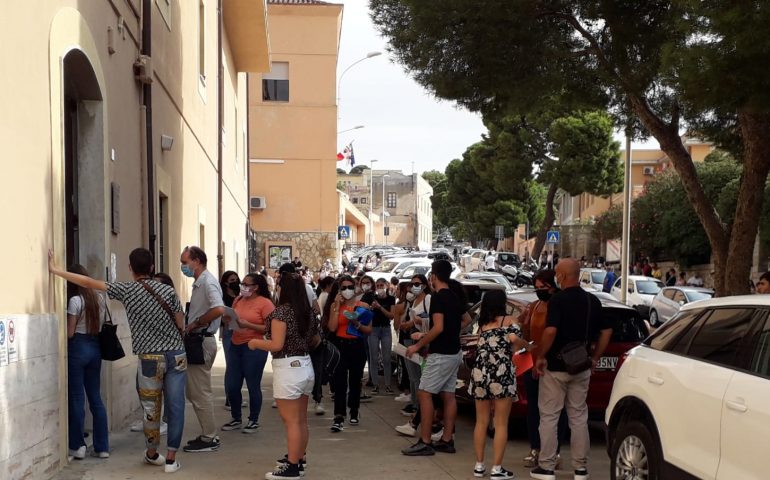 Test di Medicina a Cagliari, oggi le prove di ammissione: in migliaia per il sogno del camice bianco
