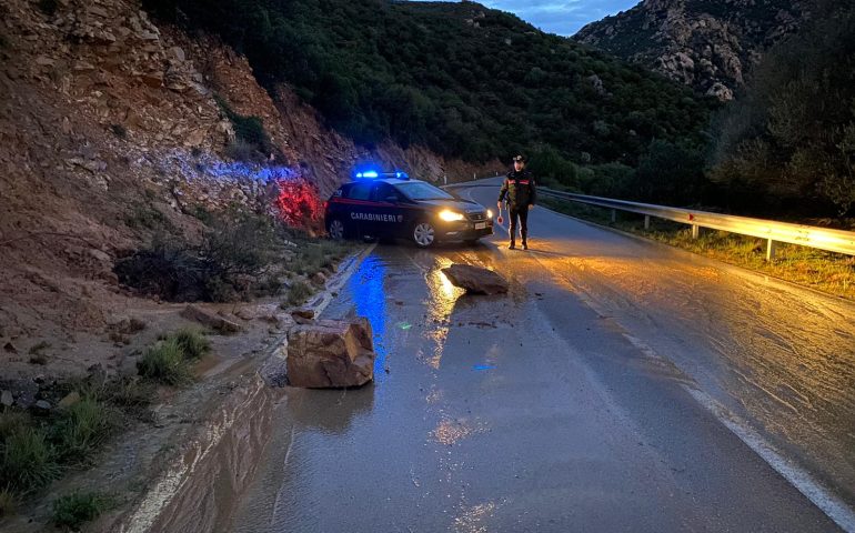 Ancora disagi per il maltempo. Villasimius, una frana blocca la strada