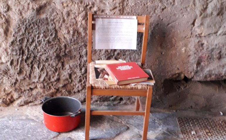 Mesi di bookcrossing in Castello: luogo di scambio libri o deposito oggetti usati?