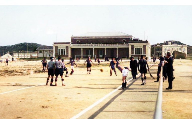 La Cagliari che non c’è più. Alle Saline il calcio ormai dimenticato: terra battuta e tanto sano agonismo