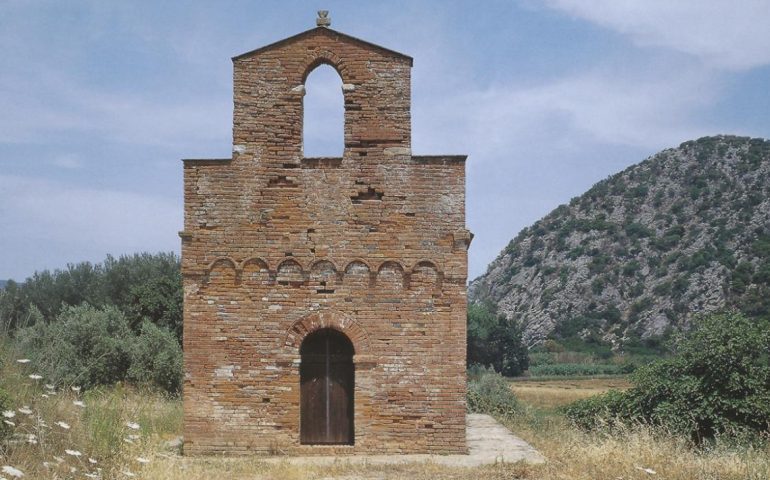 Lo sapevate? In Sardegna tra centinaia di chiese romaniche di pietra solo due sono fatte di mattoni