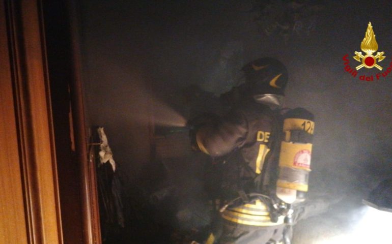 Tragedia a Pirri: incendio in un’abitazione, trovato morto un uomo