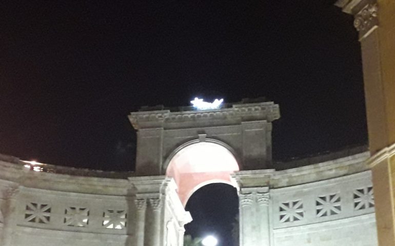 Il Bastione si illumina di Natale: riecco la stella cometa nel monumento simbolo di Cagliari