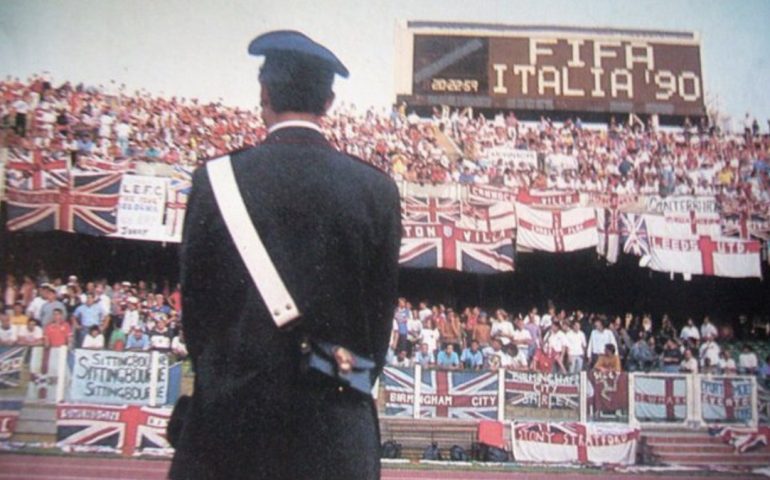 Vi ricordate? Quando a Cagliari tifosi sardi respinsero gli hooligans inglesi, era Italia ’90