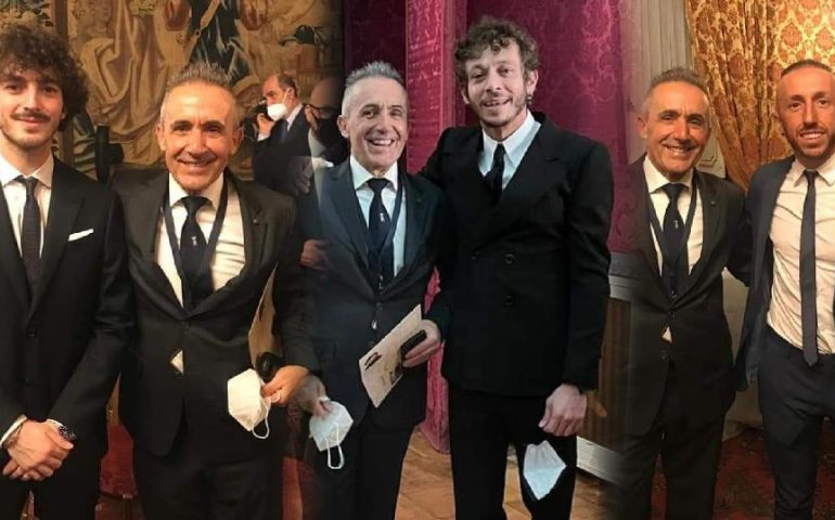 (FOTO) Il cuoco sardo Catzola incontra i campioni delle due ruote: Rossi, Cairoli e Bagnaia