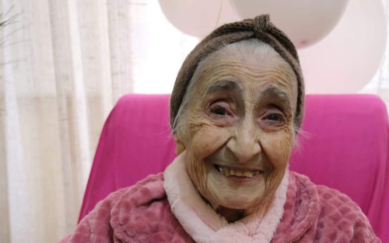 Sardegna terra di longevità. Tzia Sandra Angius festeggia i primi 100 anni a Pirri