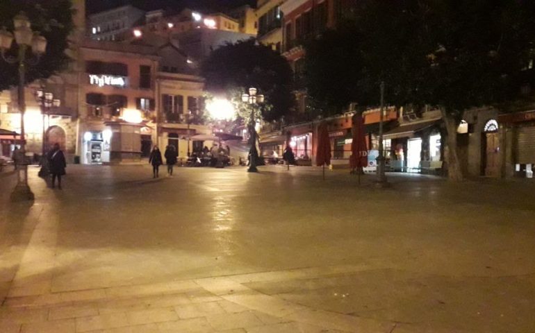 Tanti positivi a casa, a Cagliari poca movida in settimana: serate spente in centro