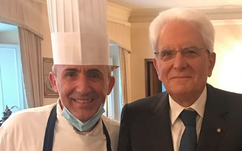 Lo chef sardo del Quirinale Pietro Catzola fa gli auguri a Mattarella: “Tanta gioia, Le voglio bene”