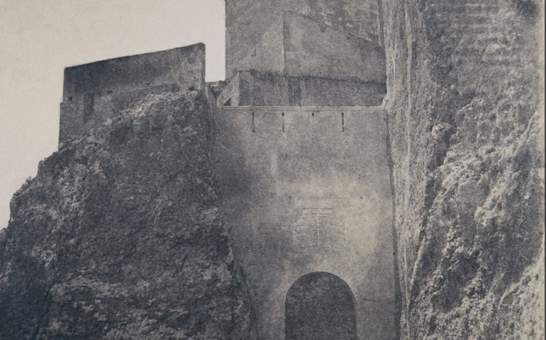 Lo sapevate? Nel 1912 a Cagliari la porta di San Pancrazio fu abbattuta per far passare il tram