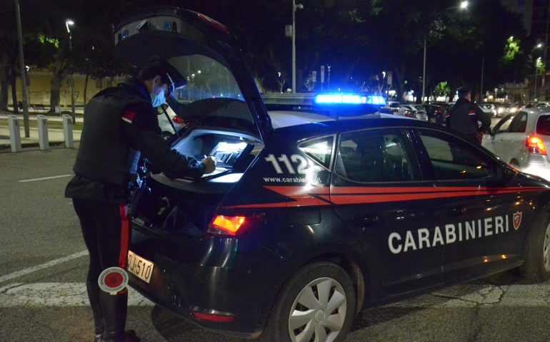 Cagliari, morde un carabiniere e gli strappa la pelle dal braccio: 36enne in carcere