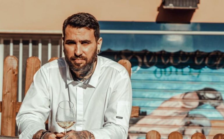 Lo chef Dario Torabi, la cucina della multiculturalità a Cagliari: “La città che amo, unita in tavola al resto del mondo”