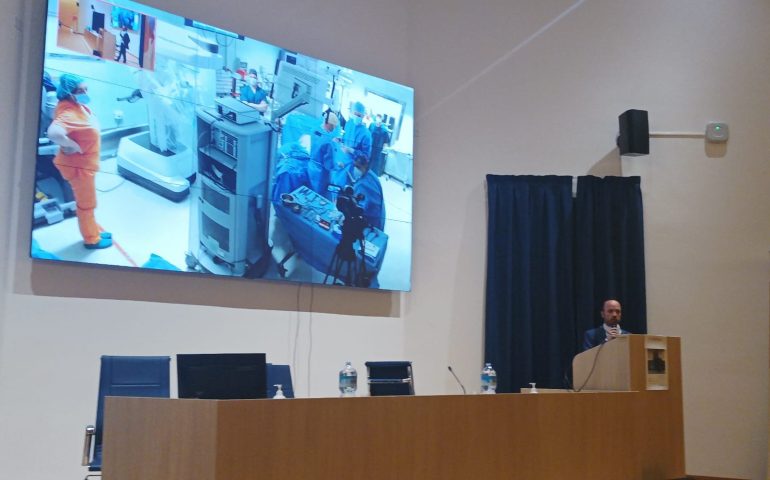 Al Brotzu intervento di chirurgia parietale live con il robot Da Vinci