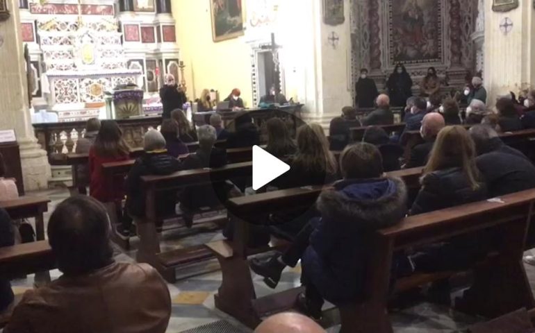 (FOTO e VIDEO) Cagliari, la Caritas diocesana incontra le famiglie pronte a ospitare i bimbi dell’Ucraina