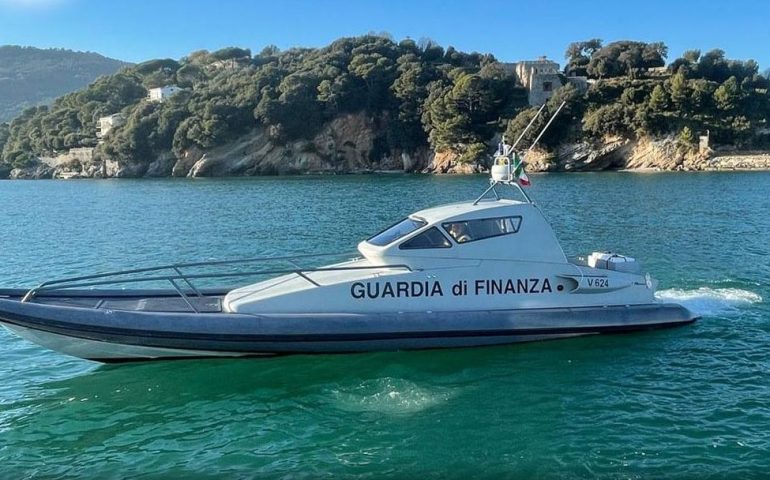 Sardegna, truffa milionaria nella compravendita di yacht di lusso: 5 indagati