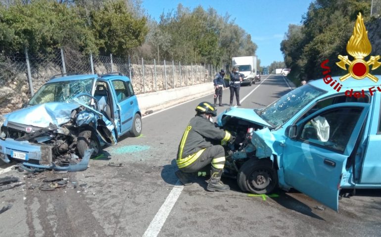 Sardegna, incidente frontale fra due Panda: un uomo e una donna feriti al pronto soccorso