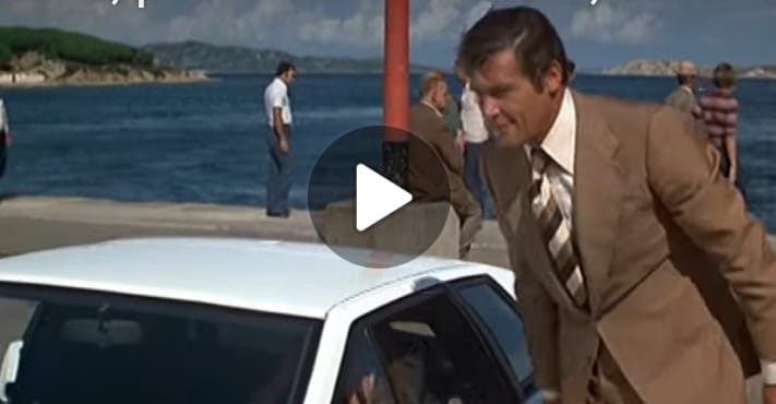 roger-moore-james-bond-sardegna