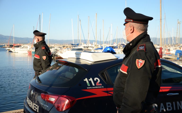 Maracalagonis, ubriaco si spoglia davanti a una donna e propone del sesso: denunciato