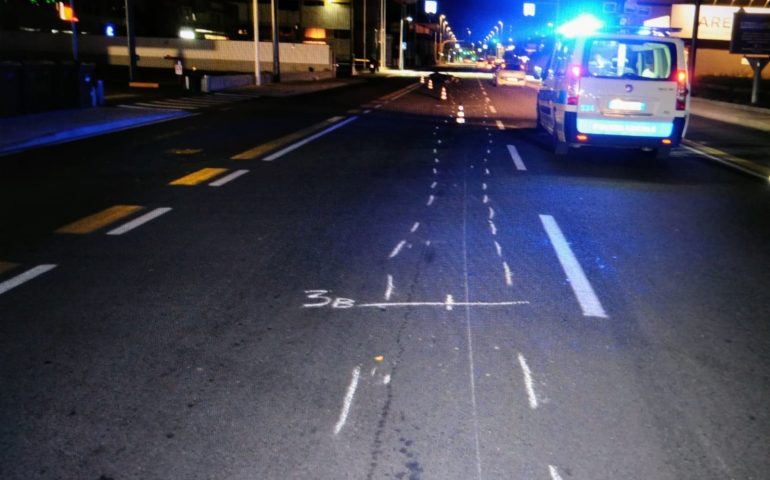 Cagliari, scontro tra auto e moto in viale Marconi: centauro ubriaco e mezzo privo di assicurazione