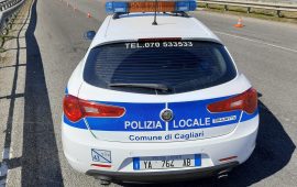 Cagliari, tre veicoli coinvolti in un incidente sull’Asse Mediano: traffico nel caos