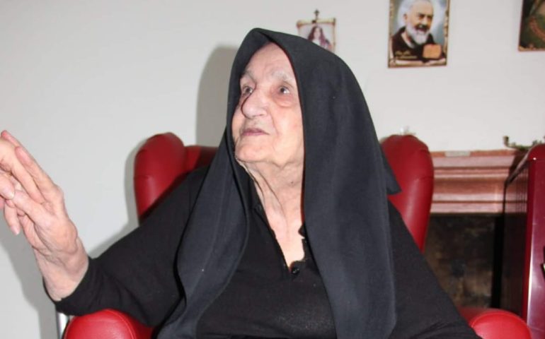 Sardegna terra di longevità, tzia Michela Battasi di Orgosolo festeggia 106 anni