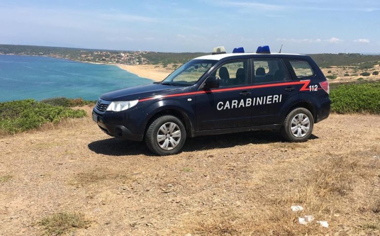 Migranti, ancora sbarchi sulle coste della Sardegna. All’alba 25 algerini a Carloforte