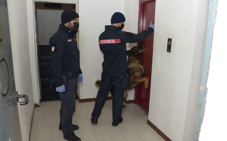 carabinieri-droga-perquisizioni