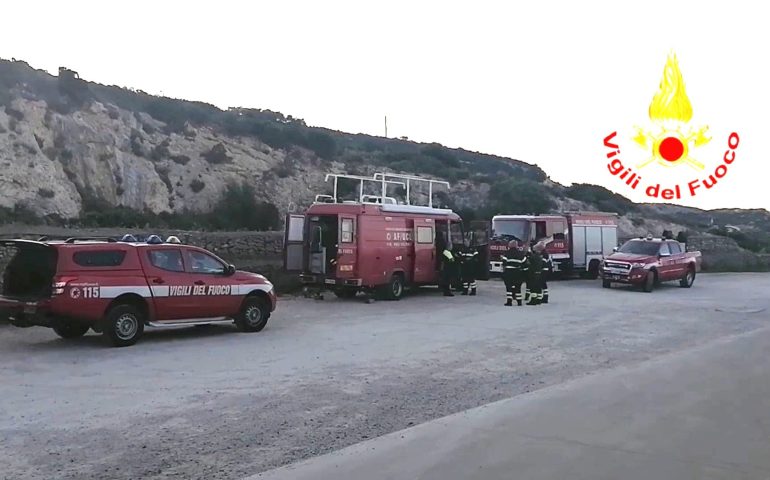 (VIDEO) Cagliari, ricerche a tappeto a Calamosca per ritrovare il 47enne scomparso da ieri