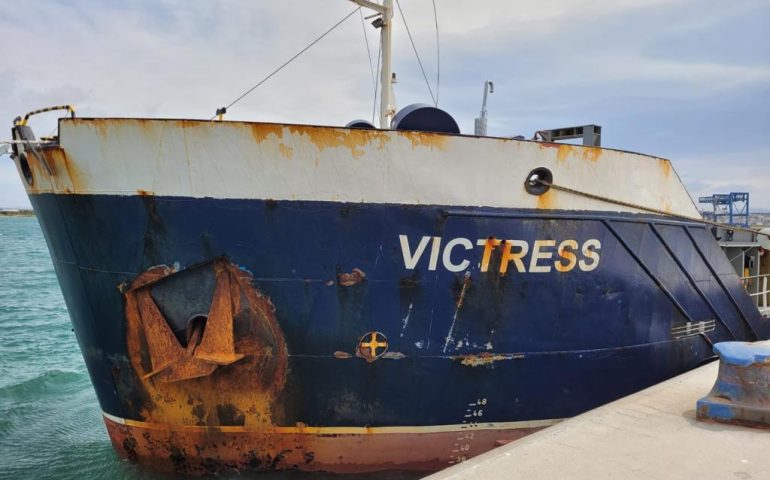 Gravi carenze sicurezza, bloccato un cargo nel porto Cagliari