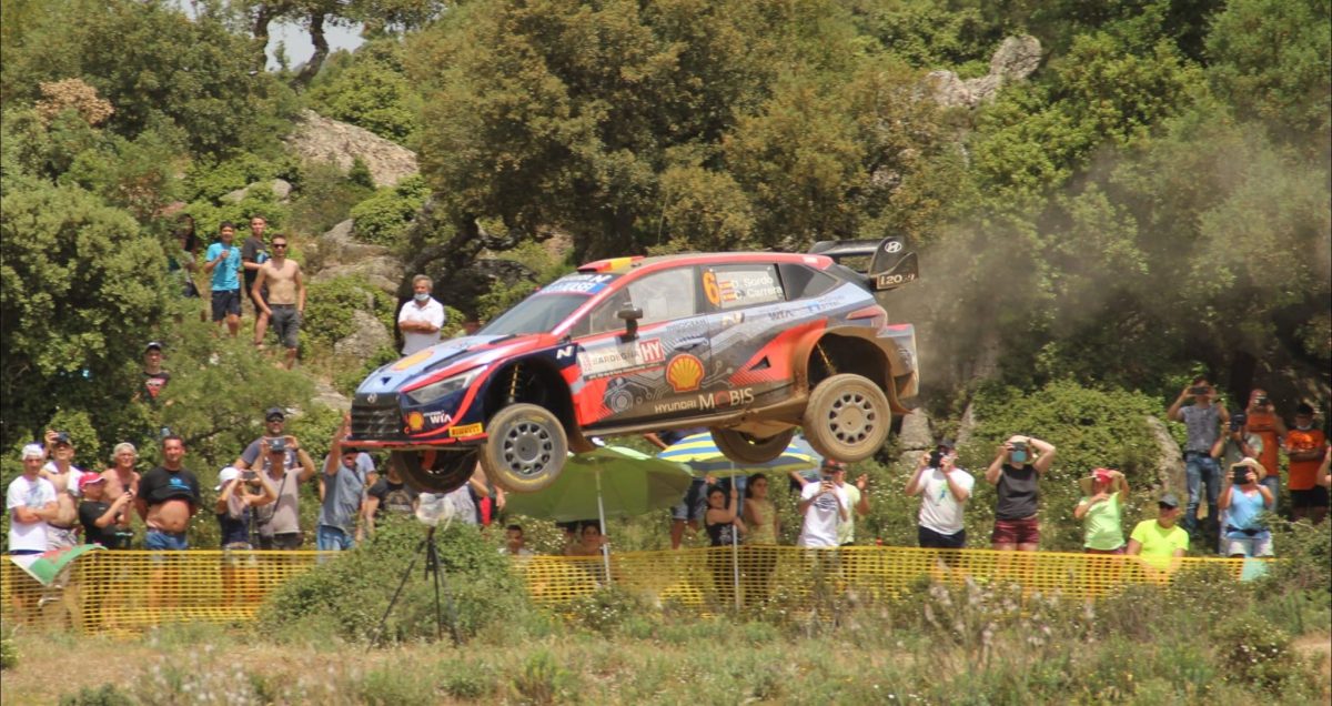 Il salto di Monte Lerno al Rally Italia Sardegna - Foto Coiluna/Loelle (Pagina FB Rally Italia Sardegna)