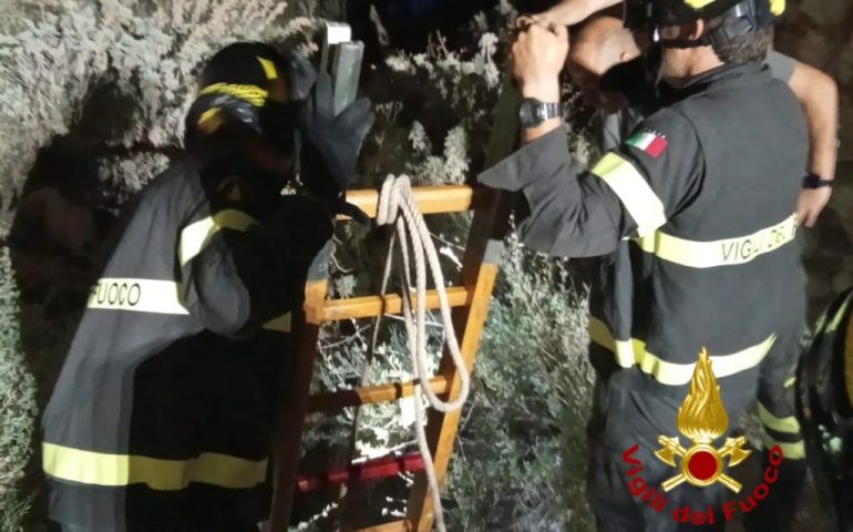 Cagliari, cade in un pozzo a Cala Mosca: soccorso un uomo nella notte