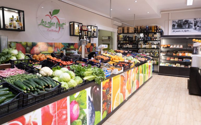 Les Chic Fruit: in Villasimius the fruit and vegetable shop becomes a feast of colors and flavors