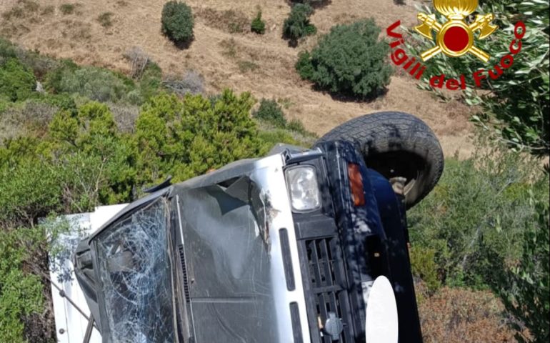 Tragedia nel Nuorese: anziano sbanda con l’auto e perde la vita nello schianto