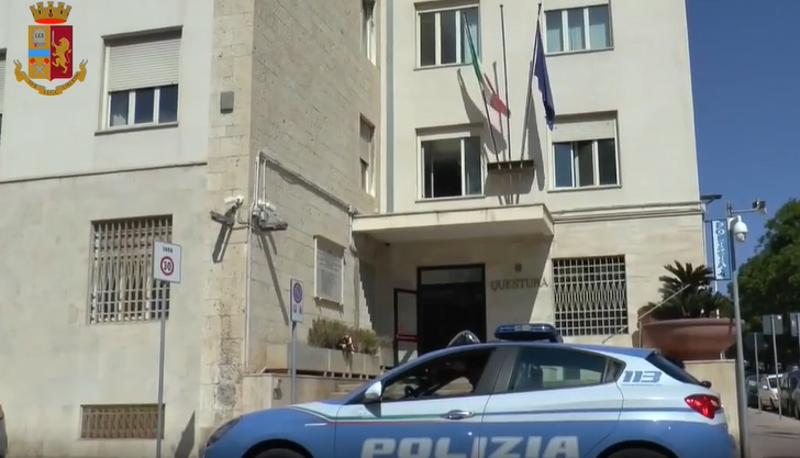 Cagliari, pedofilo arrestato in flagranza, ad incastrarlo un’agente sotto copertura